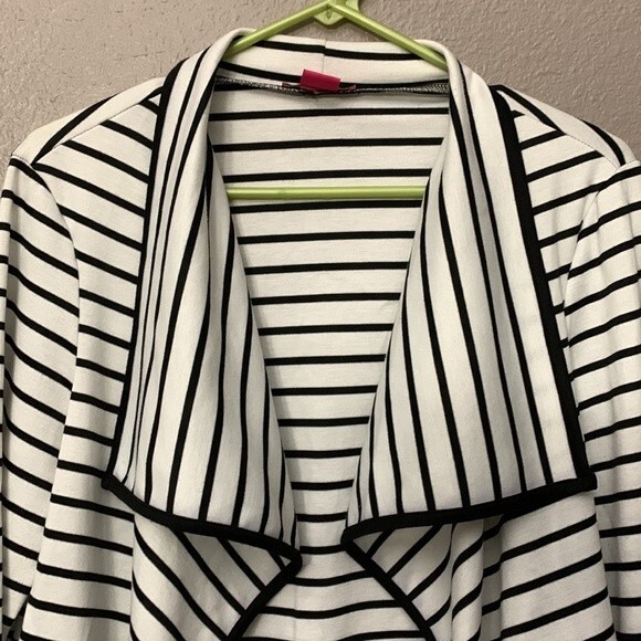 Sunny Leigh Black and White Striped open front  Drape Cardigan Large - Picture 5 of 10